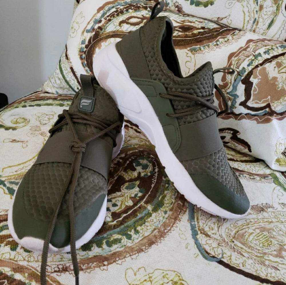Fabletics Olive Green Ladies Size 8 5